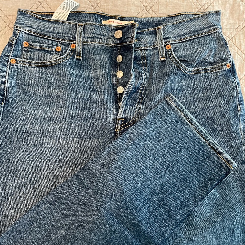 Levi Women’s Wedgie Straight Jeans